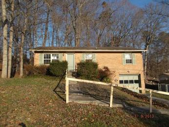 6413 Shaftsbury Dr