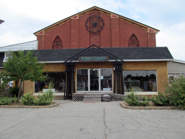 95 E Main St