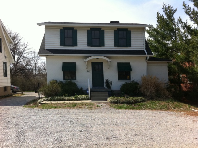 712 Lyndon Lane