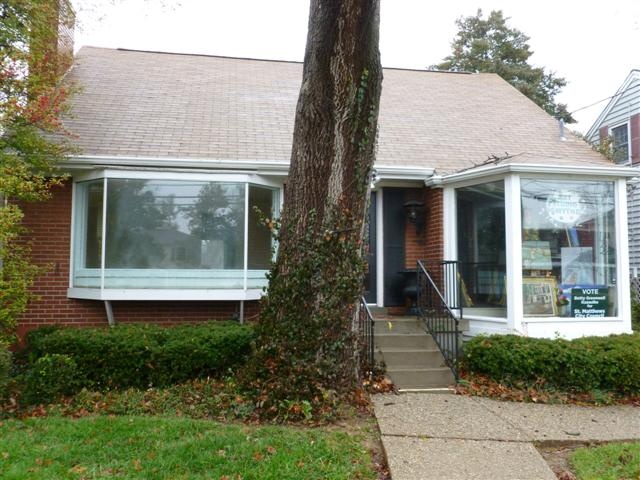 143 Chenoweth Ln