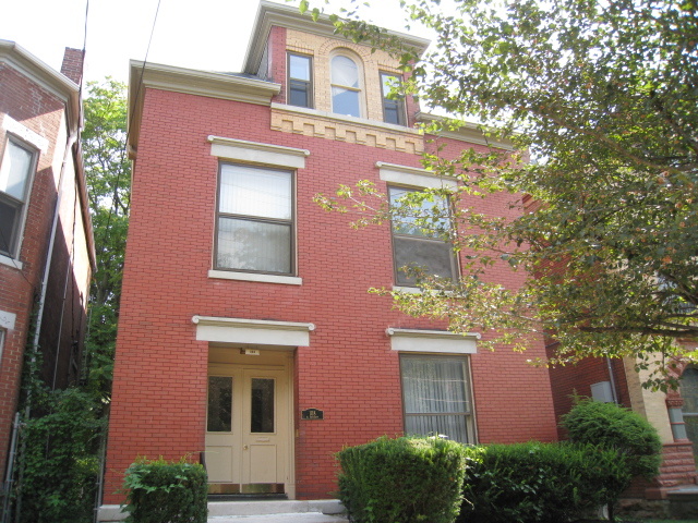 108 W Burnett Ave