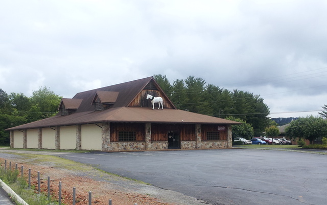 3022 Winfield Dunn Pkwy