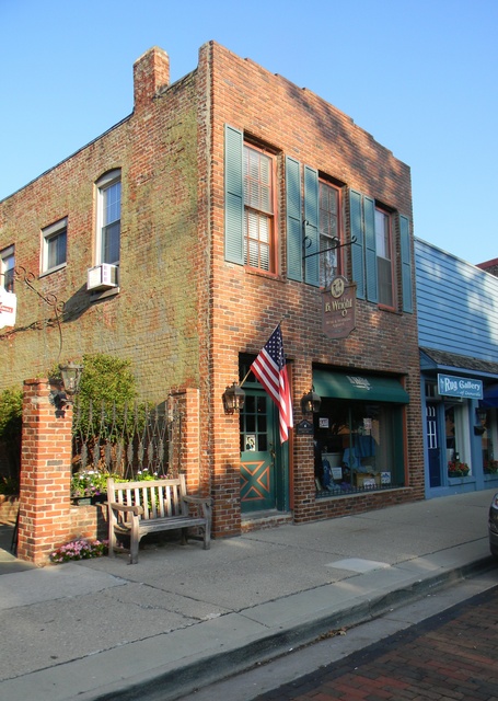 140 S MAIN ST