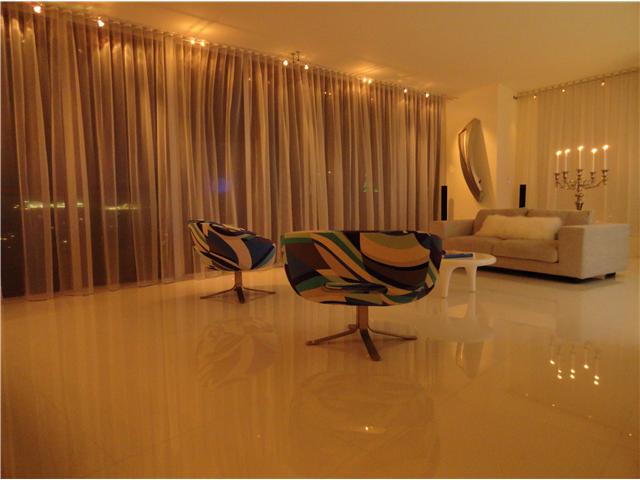495 BRICKELL AV # 4202