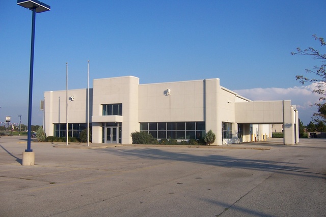 251 W 450 N