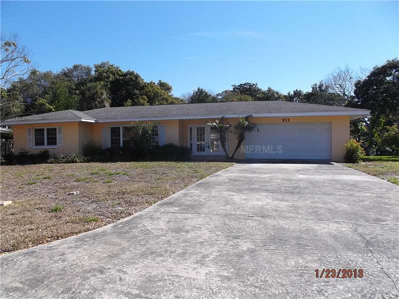 211 Live Oak Ln