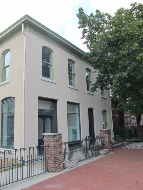 302 N East St
