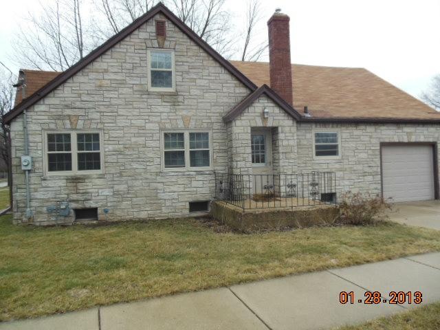 1343 E Memorial Dr