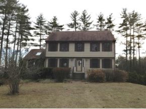 8 Applewood Ln