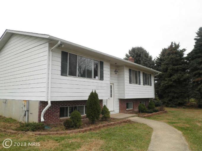 1103 Holliday Ln