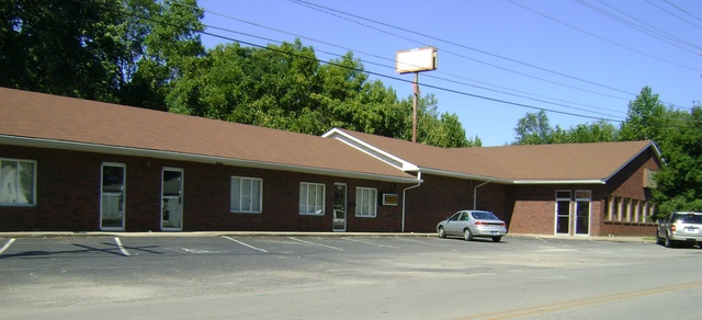 1051 N Clark Blvd