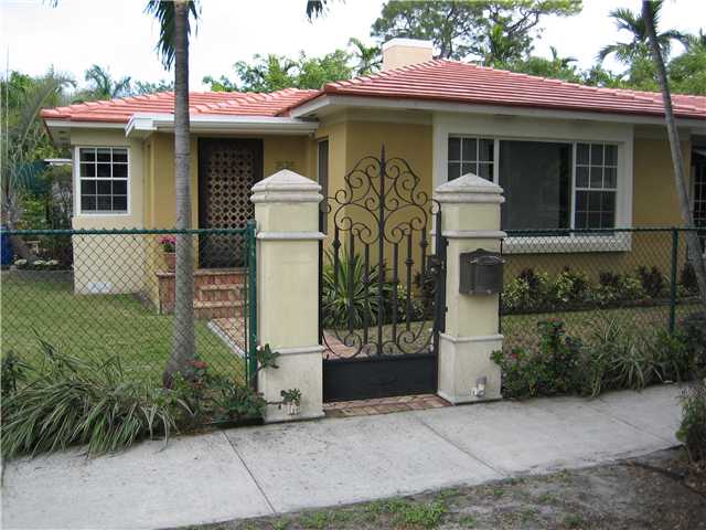 1525 SW 13 AV