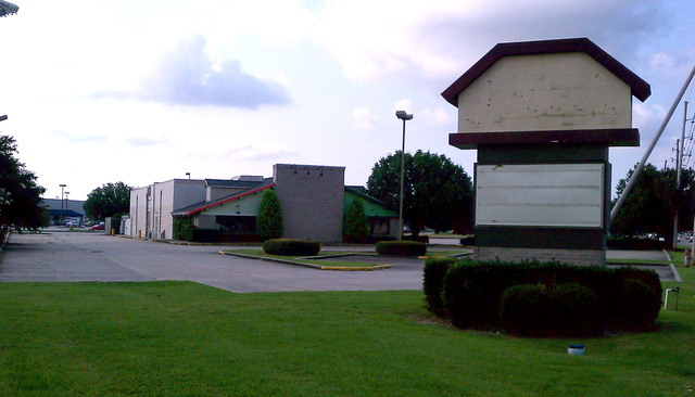 1625 Barataria Blvd