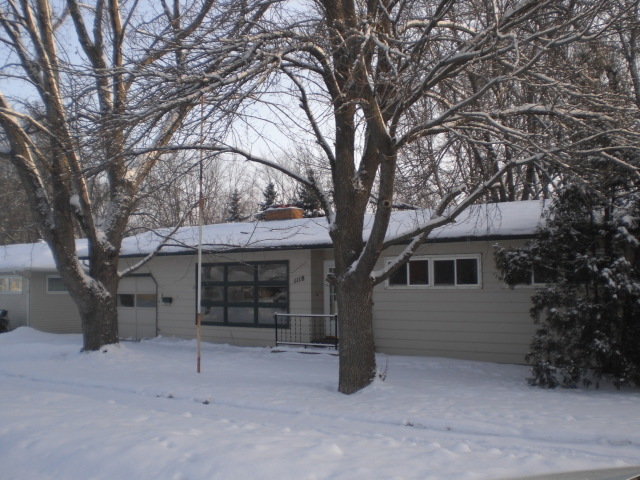 1118 Karen St