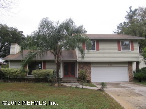 7247 Holiday Hill Ct