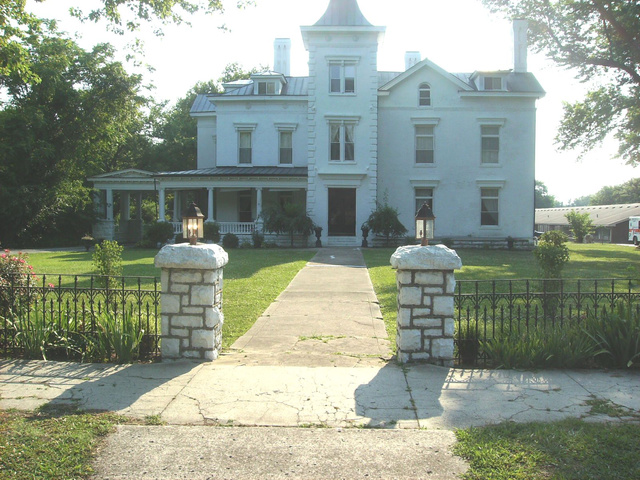 301 S Main St