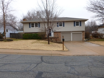 954 E Morrison Dr