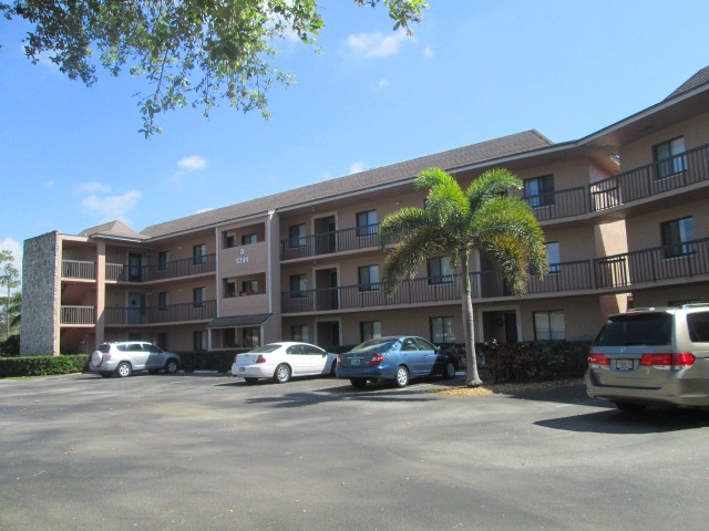 5725 Gage Ln Apt 102e