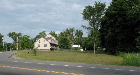 120 Calef Highway (Route 125)