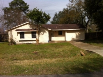 7595 Lawrence Dr