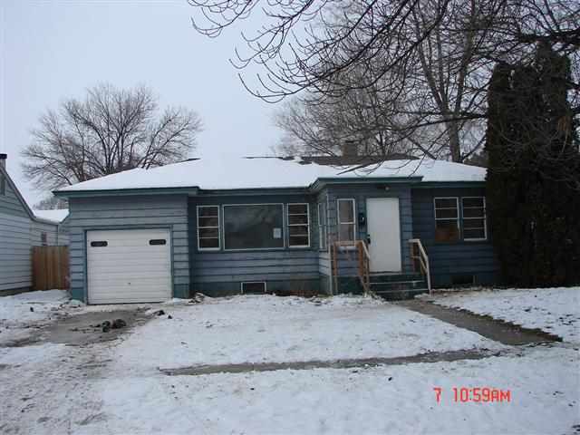 423 Rose St N
