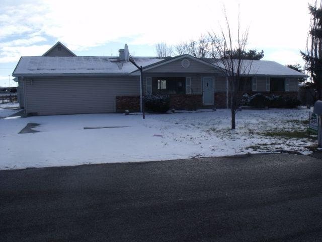 2043 E Bentley Dr