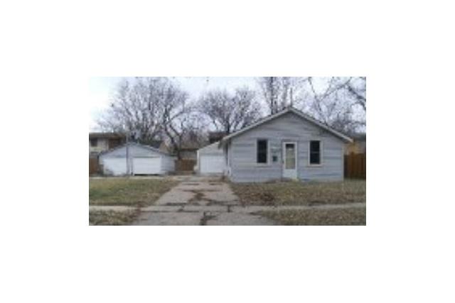 1334 E 17th Ct