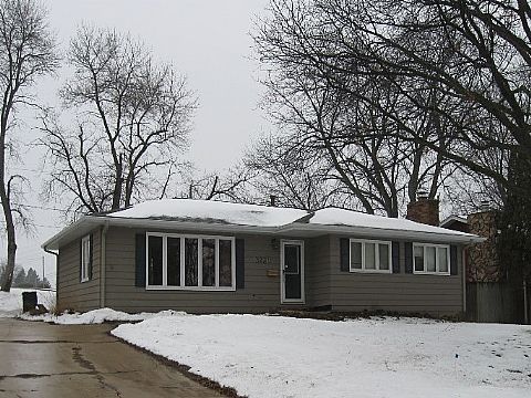 3220 W Ridge Dr