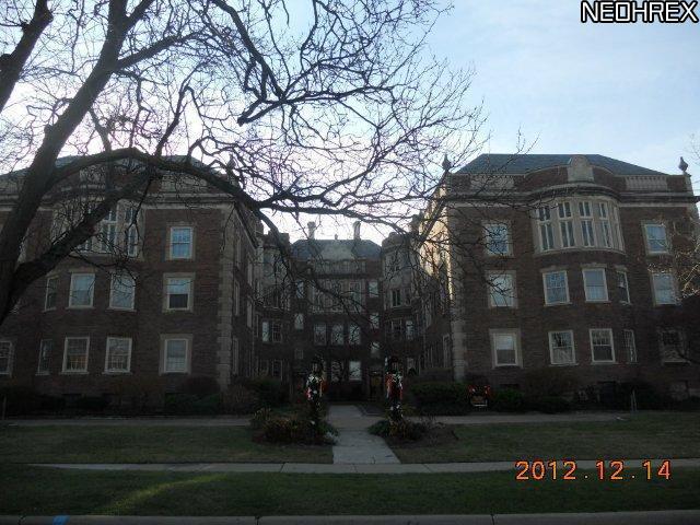 16300 Van Aken Blvd Apt 405c