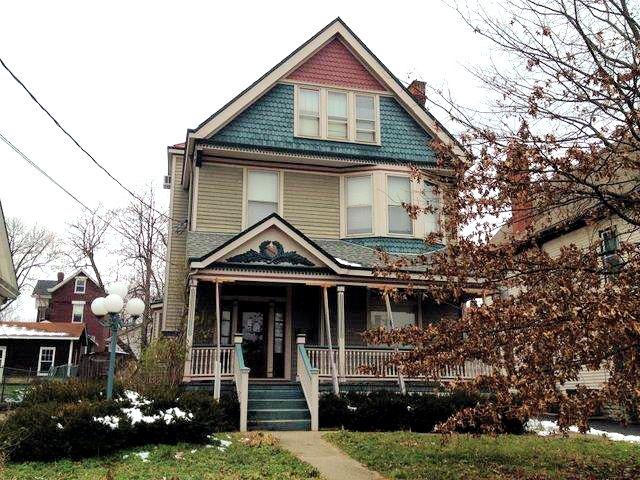 525 Hawthorne Ave