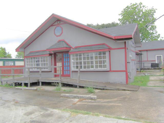 112 St Rose Ave