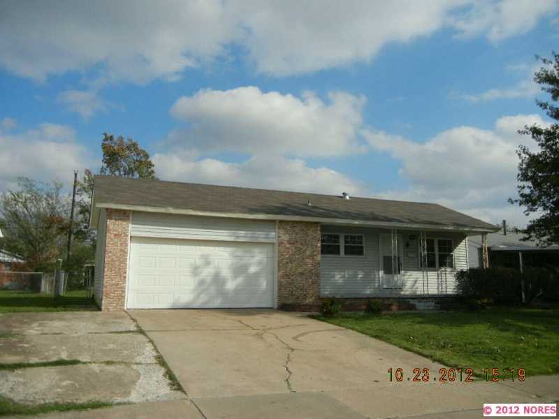 903 N Dogwood St