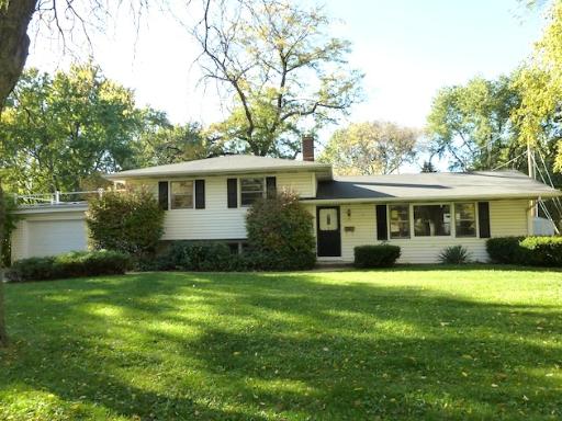 921 Lilac Ln