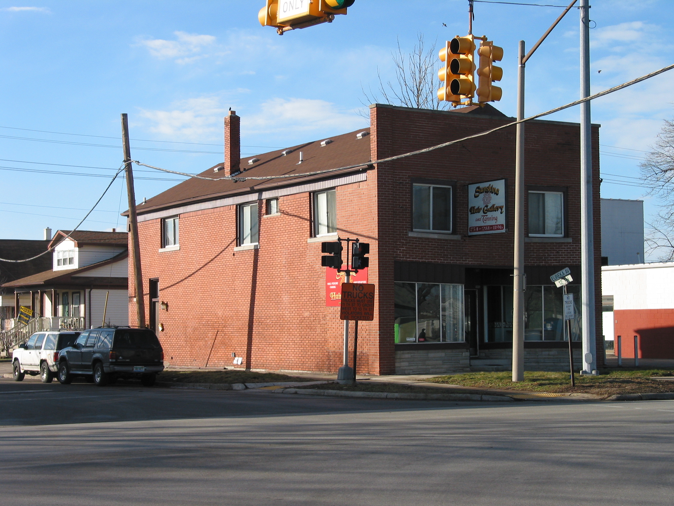 1207 Eureka Rd