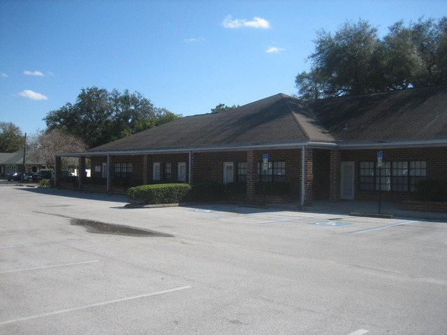 1502 W Fletcher Ave