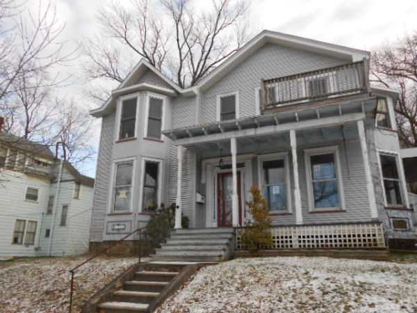 109 W 3rd St