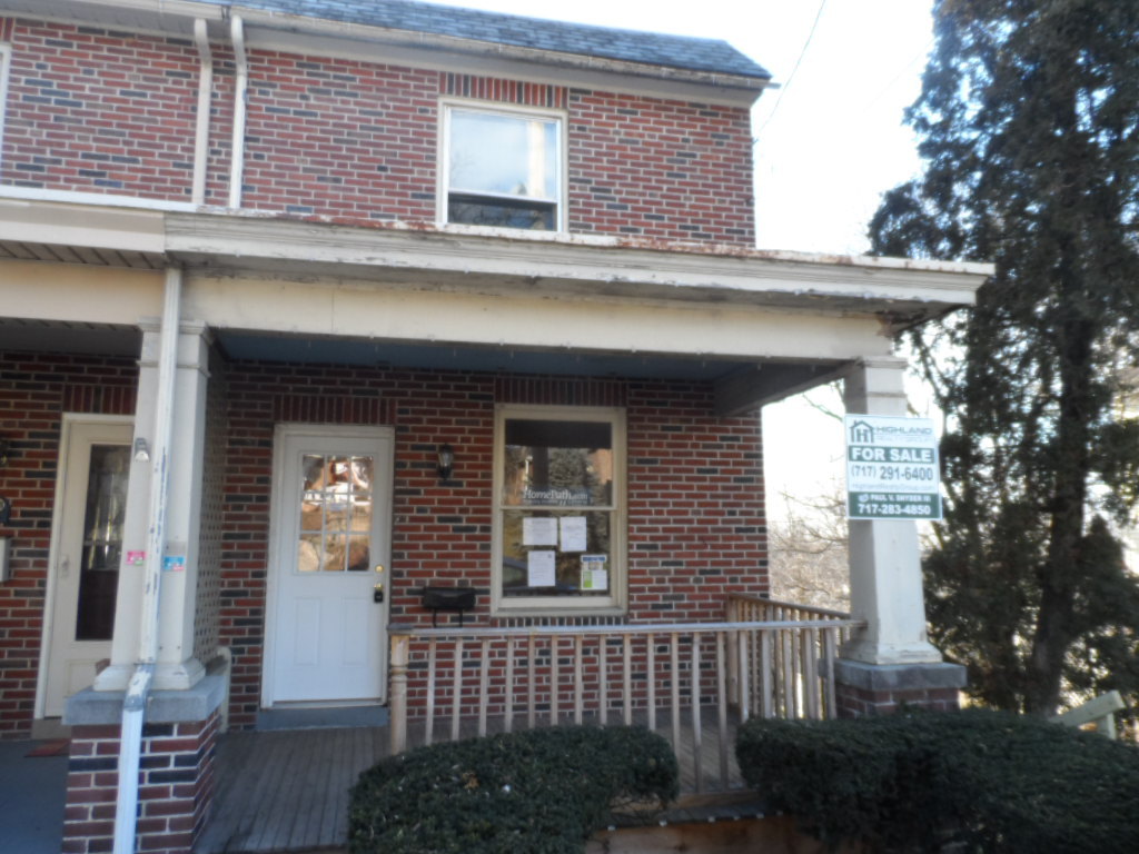 407 E Main St