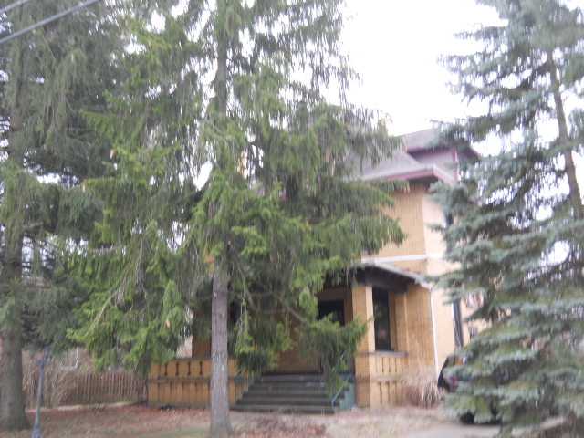 210 E Leasure Ave