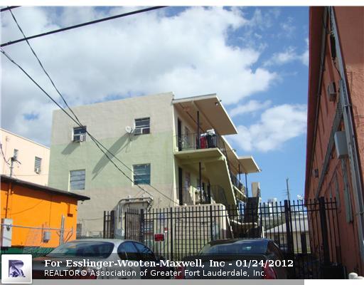 1835 NW 2ND CT