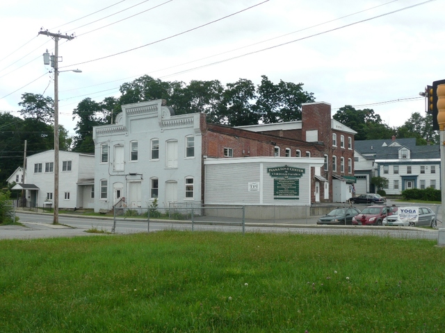 169 Main St