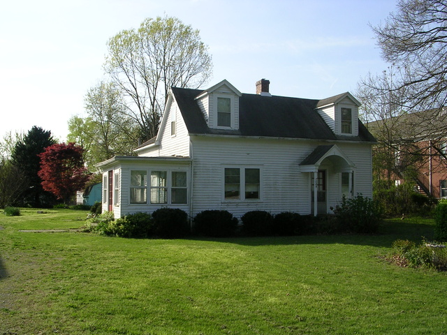 7604 LAGRANGE RD. PEWEE VALLEY