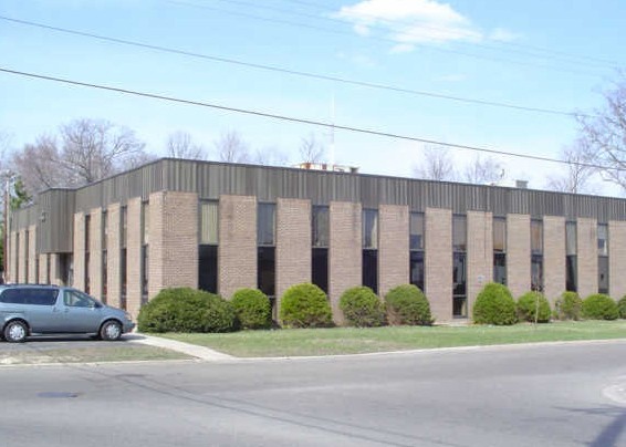 835 Louisa St.