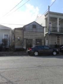 2112 Baronne St