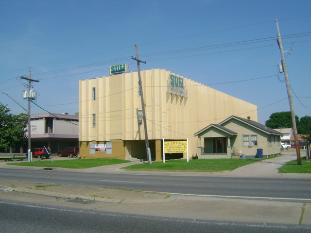 511 Westbank Expressway
