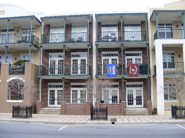 108 Alcaniz St,107