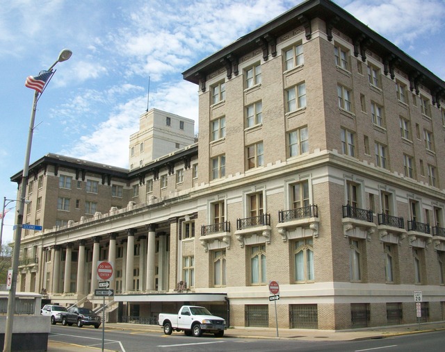 200 Desoto St
