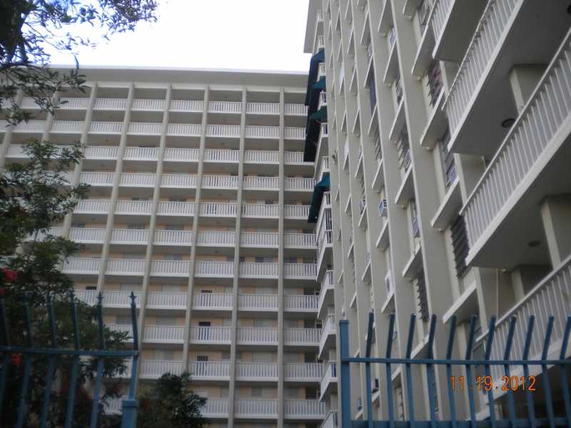 Cond Miramar Towers Apt 10b