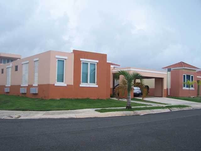 Urb Portofino Calle 5 F 04