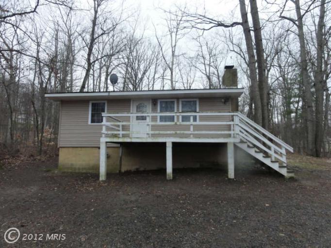 77 Old Oak Ln