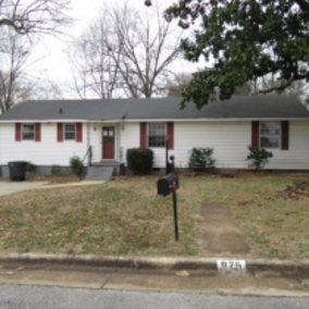 975 Crestview Ct